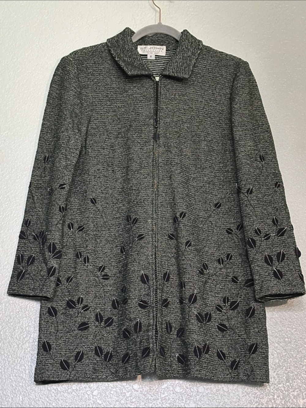 St. John Charcoal Heathered Zip-Front Jacket with Black Leaf Appliqué